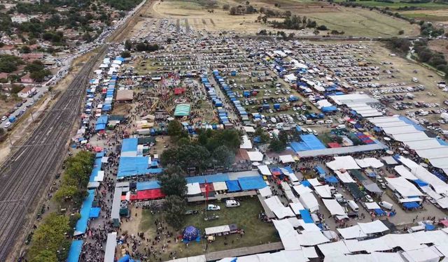 Bin 700 nüfuslu ilçeyi 400 bin kişi ziyaret etti