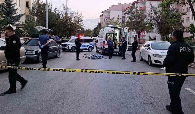 Bisikletiyle halk otobüsünün altında kalan çocuk hayatını kaybetti