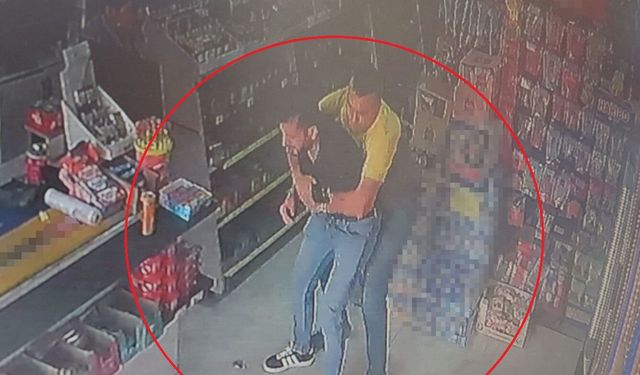 Boğazına şeker kaçan adamın ölümle burun buruna geldiği ve Heimlich manevrasıyla hayata tutunduğu anlar kamerada