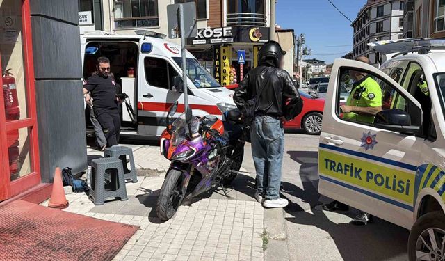 Bolu'da otomobil ile motosiklet çarpıştı: 2 hafif yaralı