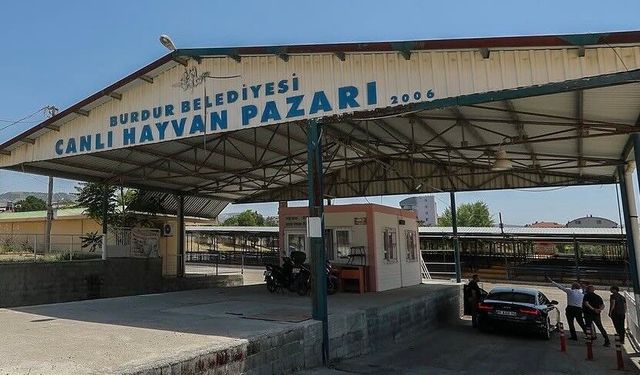 Burdur'da hayvan pazarı şap hastalığı nedeniyle geçici olarak kapatıldı
