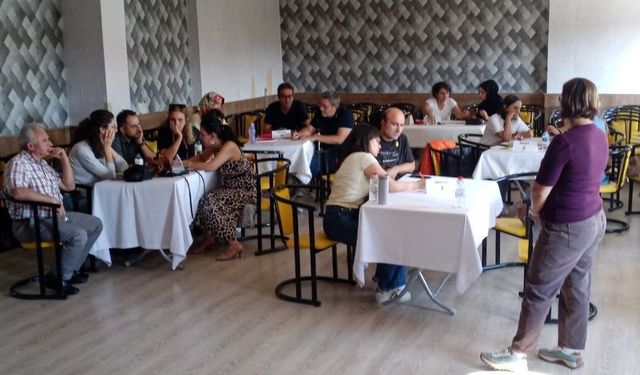 Burhaniye'de Harezmi Eğitim Modeli Öğretmen Eğitimi başladı