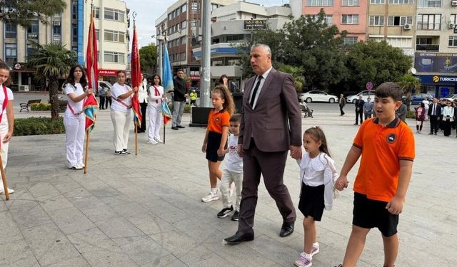 Burhaniye'de İlköğretim Haftası törenlerle kutlandı