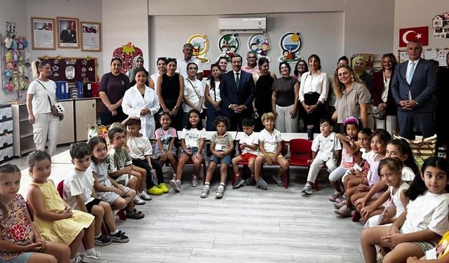 Burhaniye'de Kaymakam Atilla, minik öğrencilerle bir araya geldi