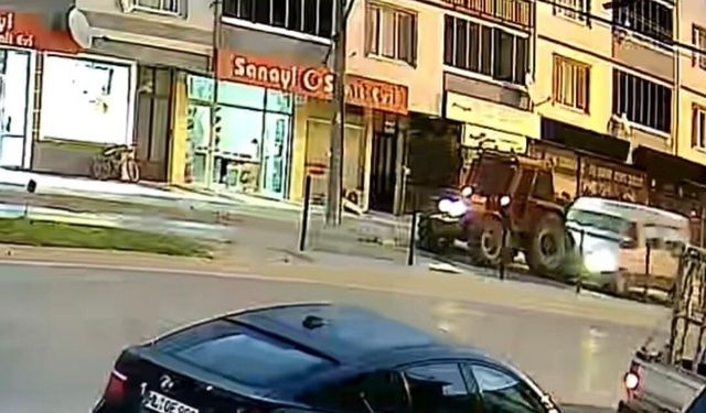 Bursa'da 10 kişinin yaralandığı kaza kameraya yansıdı