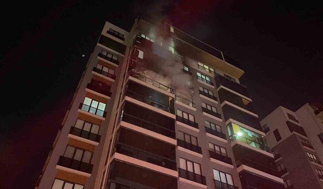 Bursa'da bina yangını: Mahsur kalan 19 kişi kurtarıldı
