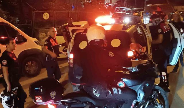 Bursa'da taksiden ateş açıldığı ihbarı polisi alarma geçirdi: 2 kurusıkı tabanca ele geçirildi