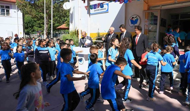 Çameli'nde 2026-2027 eğitim öğretim yılı düzenlenen törenle başladı