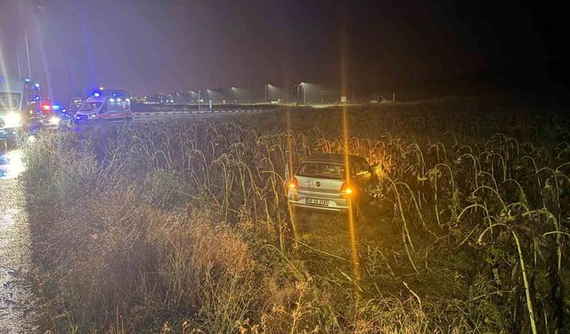 Çorum'da otomobil tarlaya uçtu: 2 yaralı