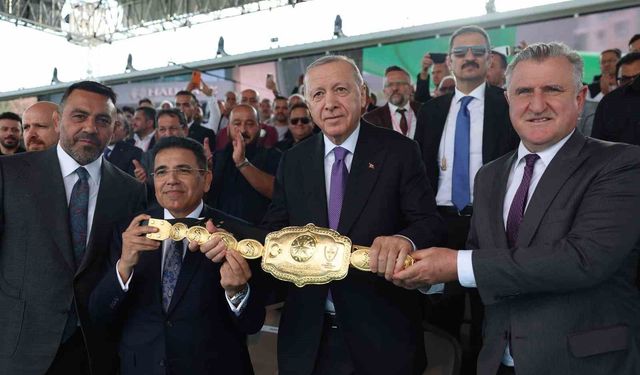 Cumhurbaşkanı Erdoğan, Yağlı Güreş Cumhurbaşkanlığı Kupası'nı takip etti