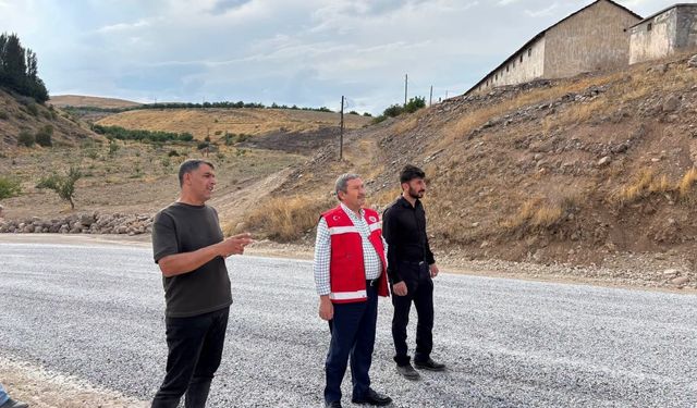 Darende'de yol yapım çalışmaları sürüyor