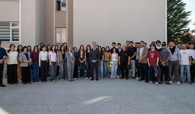 EBYÜ Rektörü Kuyrukluyıldız, Tıp Fakültesi öğrencileriyle buluştu