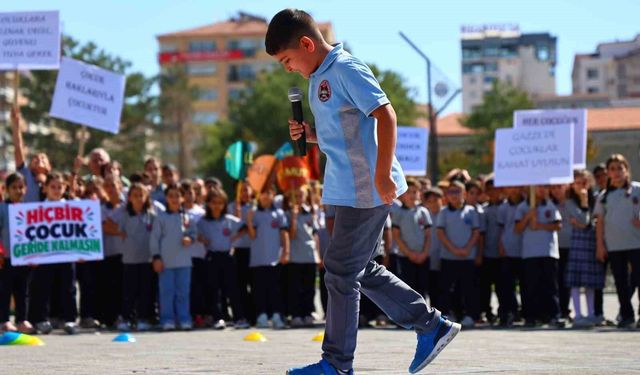Elazığ'da öğrenciler Gazzeli akranları için bir araya geldi