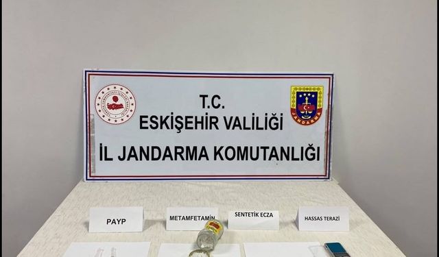 Eskişehir'de uyuşturucu ticareti yapan firari zanlı yakalandı
