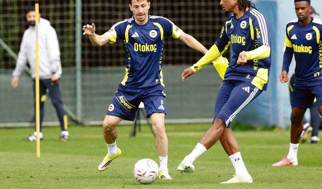 Fenerbahçe hazırlıklarını sürdürdü