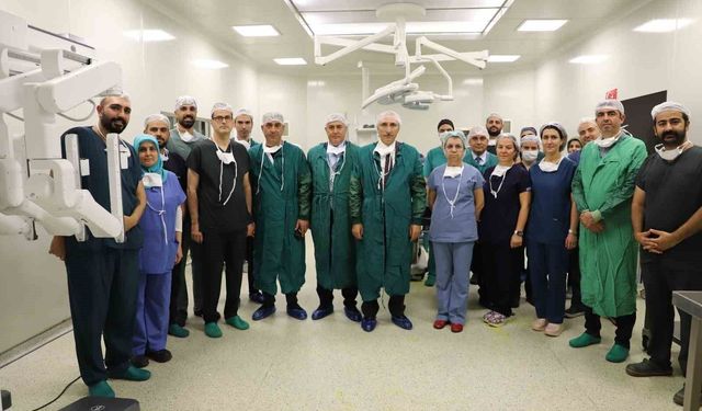 FÜ Hastanesi'nde robotik cerrahi sistemi hizmete girdi