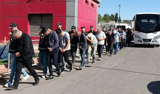 Gaziantep merkezli yasadışı döviz transferi operasyonunda 28 şüpheli adliyeye sevk edildi
