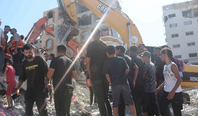 Gazze'de çöken 7 katlı binada can kaybı 21'e yükseldi