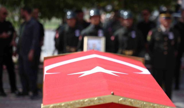 Geçirdiği kalp krizi sonucu şehit düşen Uzman Çavuş Sevim son yolculuğuna uğurlandı