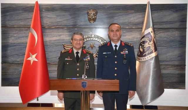 Genelkurmay Başkanı Orgeneral Bayraktaroğlu, Hava Kuvvetleri Komutanı Orgeneral Dalkıran ile görüştü