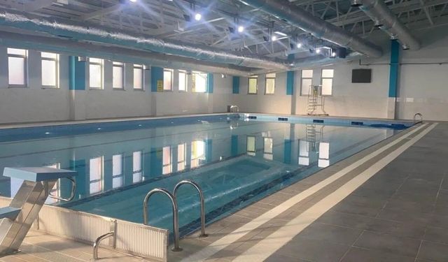 Gerze Yarı Olimpik Yüzme Havuzu yenileniyor