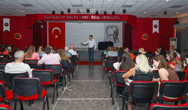 GKV Özel Okulları'nda 'Türkiye Yüzyılı Maarif Modeli' semineri