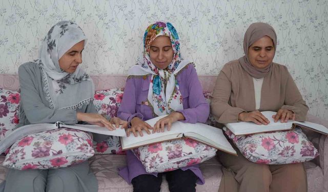 Görme engelli 3 kardeş azimle üniversiteyi kazandı