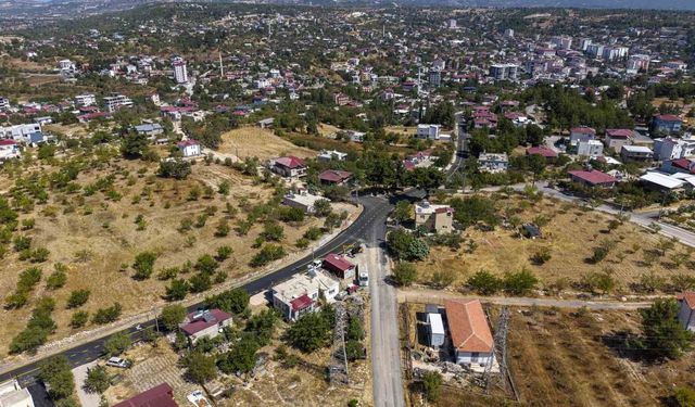 Gülnar'da 3 mahalleyi birbirine bağlayan yol yenilendi