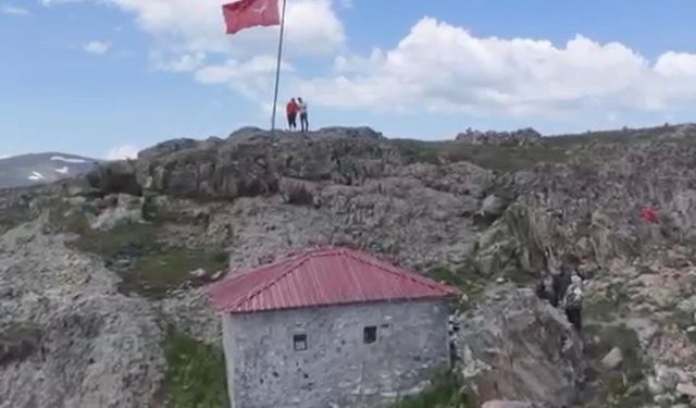 Gümüşhane'de 2 bin 500 rakımdaki Taş Mescid ilgi çekiyor