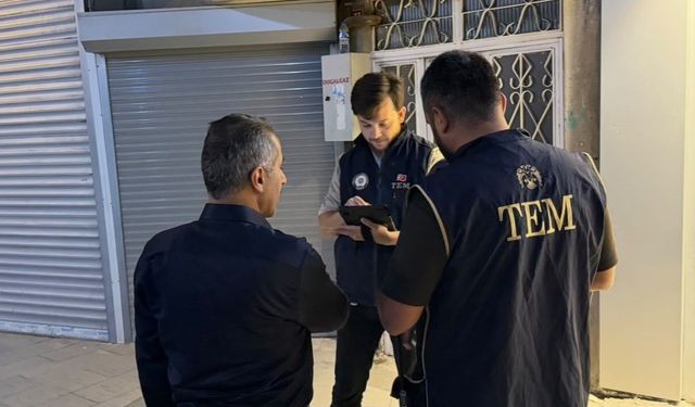 Hakkari'de eş zamanlı huzur uygulaması yapıldı