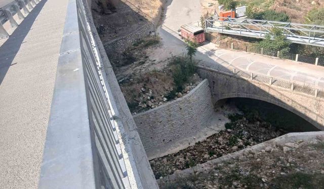 Hamsu köprüsü tehlike saçıyor