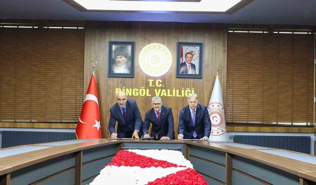 Hayırsever iş adamından ortaokula 27 milyon TL'lik spor salonu