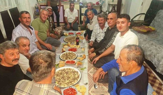 Hisarcık'ta asırlık gelenek: Avcılar tavşan etli tirit sofrasında buluştu