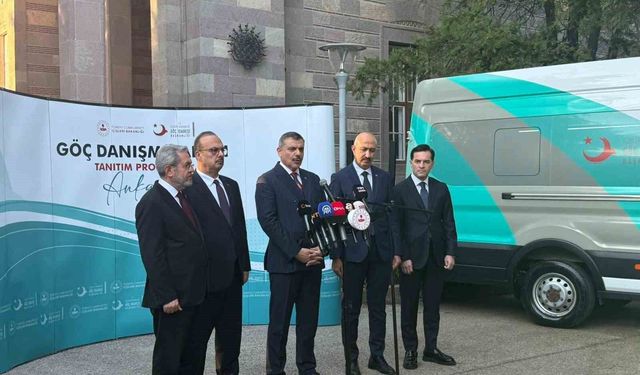 İçişleri Bakanı Çiftçi: 'Okullardaki bahçe görevlilerimiz gerektiğinde arama yapabilsin diye 2 bin 800 tane el dedektörü dağıttık'