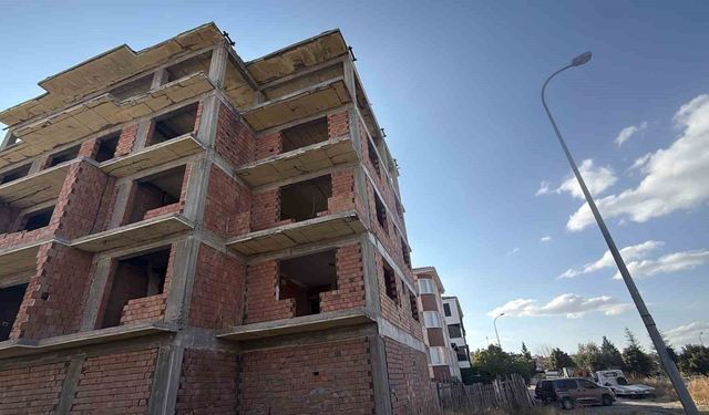İnşaatın 4'üncü katından düşen şahıs yaralandı