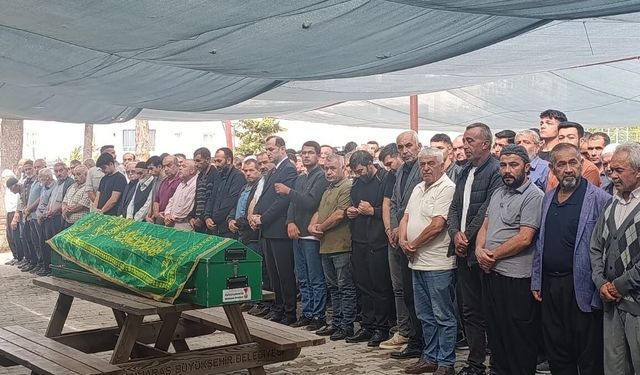 İş makinasının çarpması sonucu hayatını kaybeden genç son yolculuğuna uğurlandı