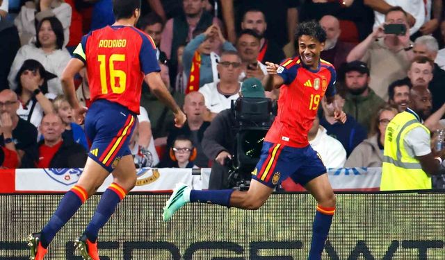 İspanya'dan İngiltere karşısında geri dönüş: 3-2