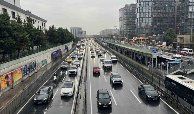 İstanbul'da trafik yoğunluğu yüzde 85'e ulaştı