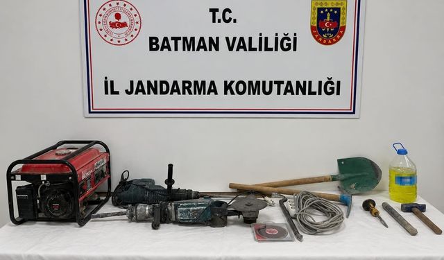 Jandarmadan kaçak kazı operasyonu: 4 şüpheli suçüstü yakalandı