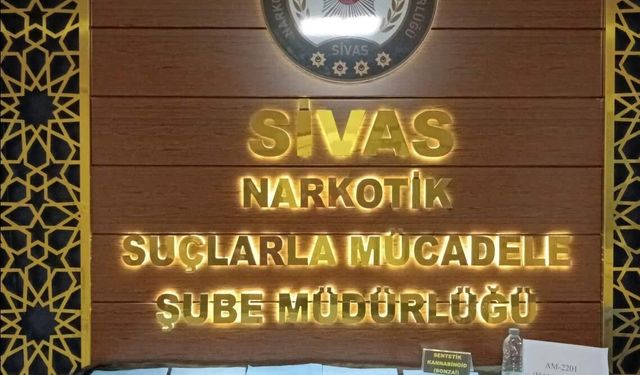 Kağıda emdirilmiş 32 bin kullanımlık uyuşturucu ele geçirildi