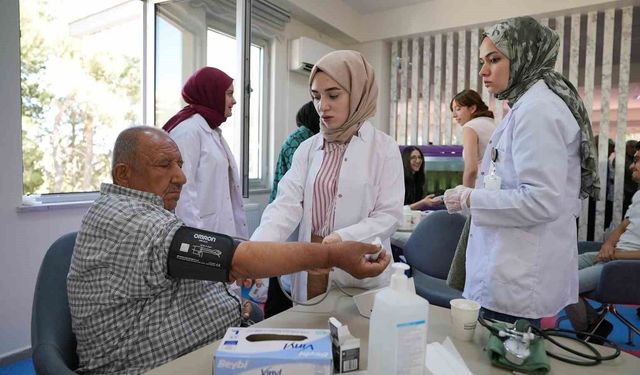 Kahramanmaraş'ta Aktif Yaşam Merkezi, Halk Sağlığı Haftasında sağlık üssü oldu