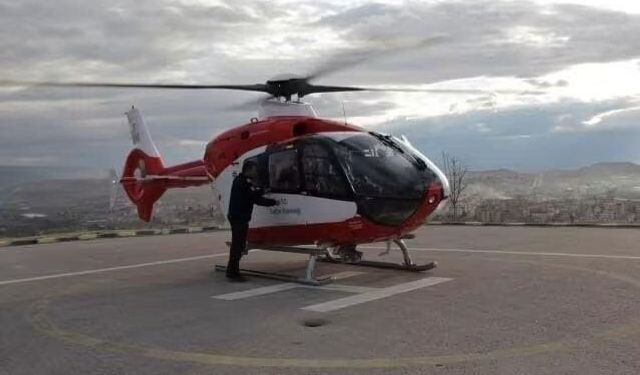Kalp krizi geçiren vatandaş helikopter ambulansla Ankara Şehir Hastanesine sevk edildi
