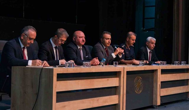 Karaman'da yeni eğitim-öğretim yılı güvenlik tedbirleri toplantısı yapıldı