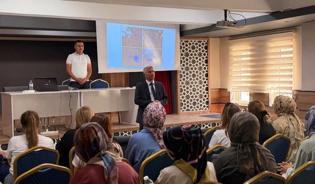 Karapınar'da okul öncesi öğretmenlerine Türkiye Yüzyılı Maarif Modeli semineri