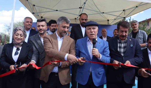 Karayazı'da toplu açılış: Köy yollarının yüzde 60'ı asfaltlandı