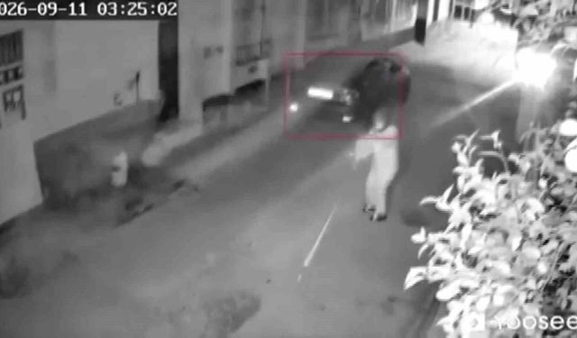 Kaskla yüzünü kapattı, eve silahlı saldırı düzenledi