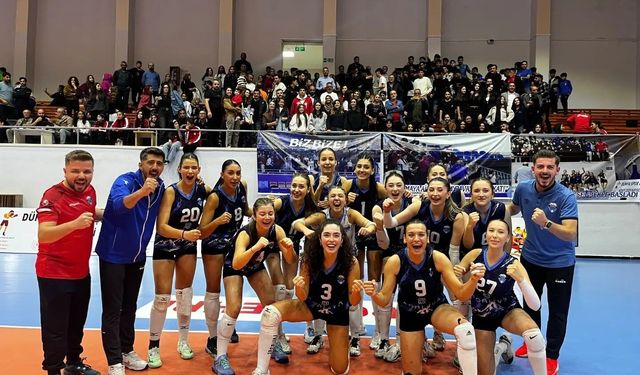 Kayseri Atletikspor Voleybol takımı evinde kazandı