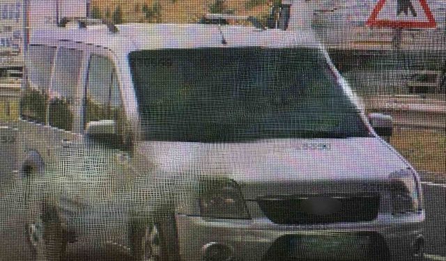 Kendilerini polis ve savcı diye tanıtıp milyonları dolandıran 2 kişi tutuklandı
