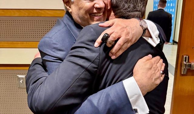 KKTC Dışişleri Bakanı Ertuğruloğlu, Pakistanlı mevkidaşıyla bir araya geldi