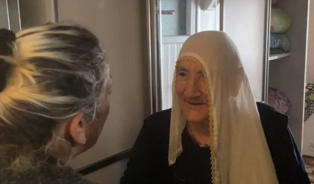Komşularının ulaşamadığı yaşlı kadın koltuğun üzerinde uyurken bulundu